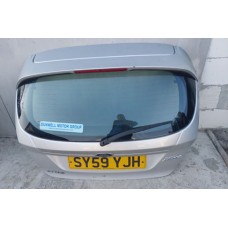 кришка багажника ford fiesta mk7 256 серебро